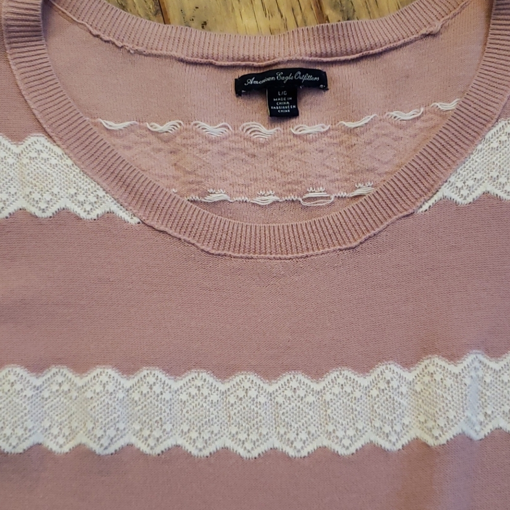 Beautiful sweater with lace embroidery - Picture 2 of 4